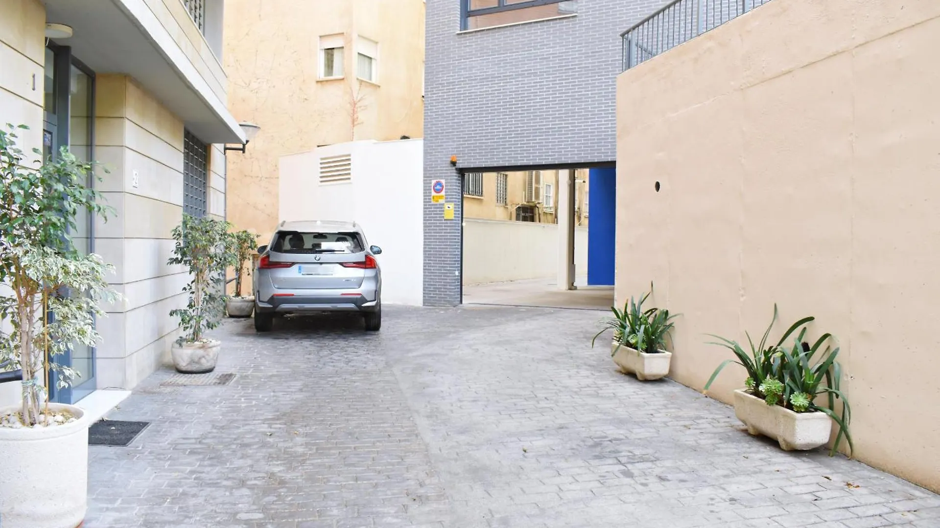 Malagueta'S Home Cozy Apartment With Parking And Swimming Pool Malaga