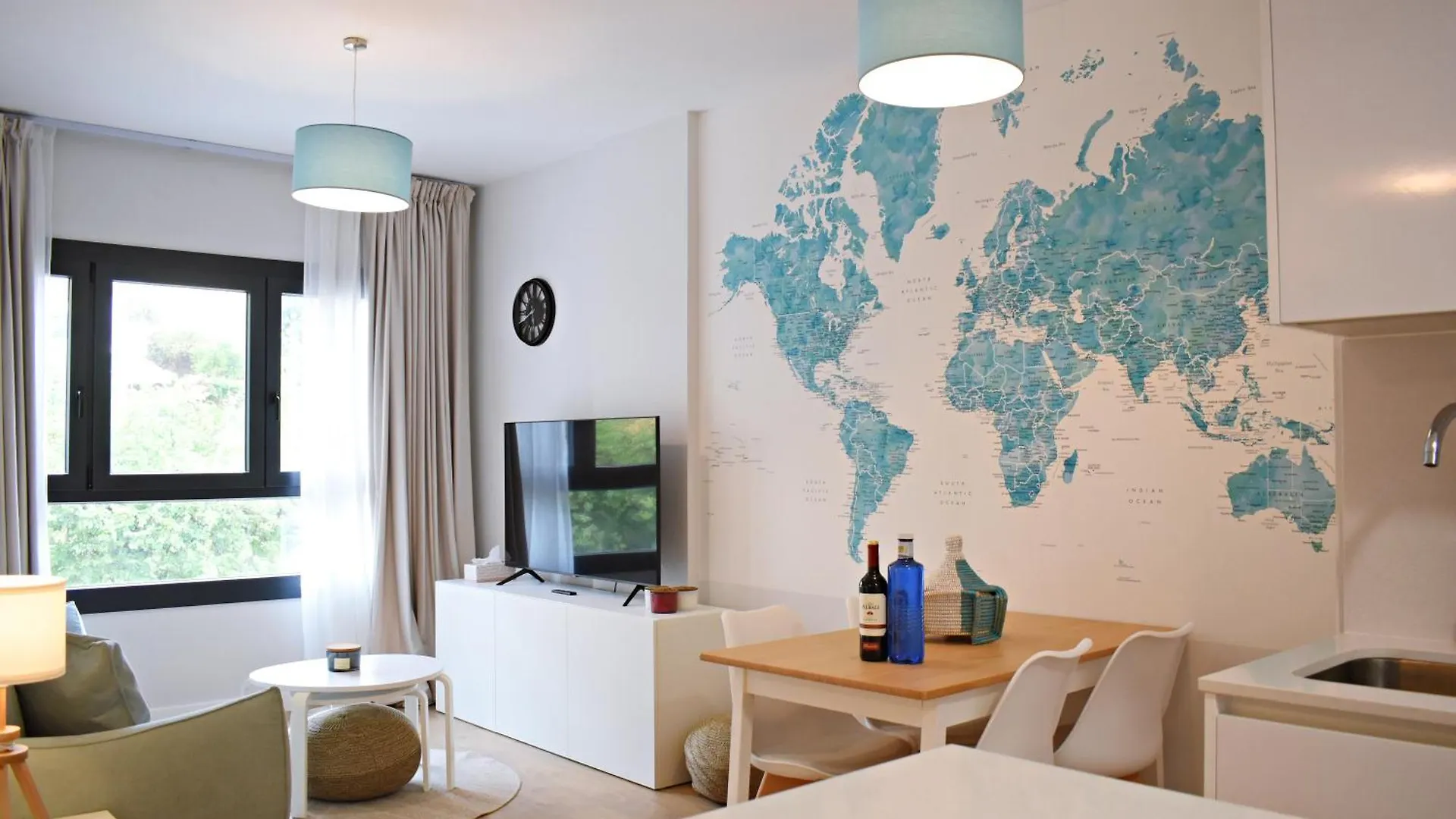 Malagueta'S Home Cozy Apartment With Parking And Swimming Pool Malaga