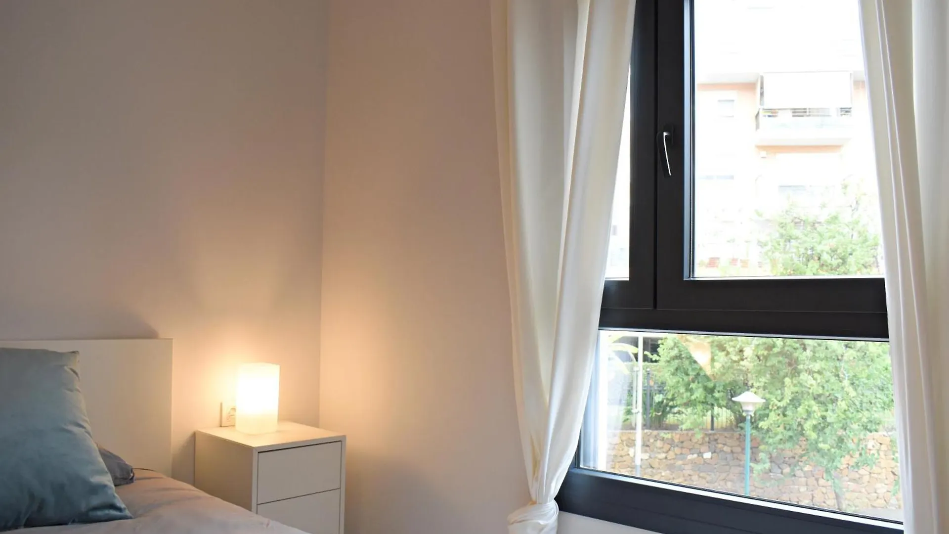 Malagueta'S Home Cozy Apartment With Parking And Swimming Pool Malaga