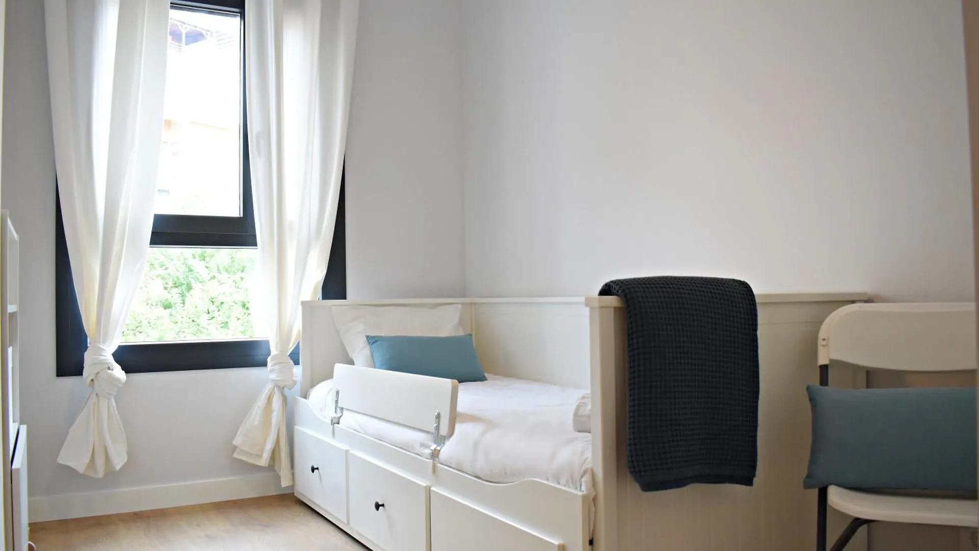 Malagueta'S Home Cozy Apartment With Parking And Swimming Pool Malaga